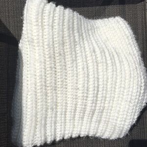 Suzy Shier neck warmer